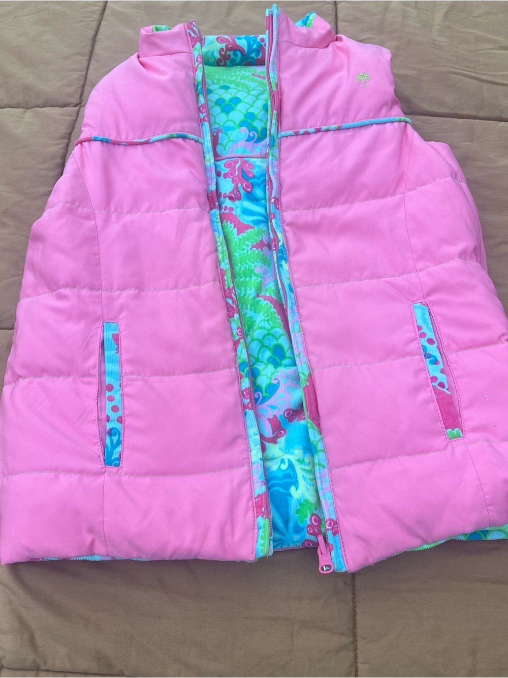 Lilly Pulitzer Checkin In Gecko Print Reversible Quilted Puffer Vest Size 14 - Picture 2 of 5